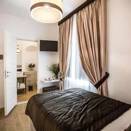 Chic & Town Luxury Bed and Breakfast